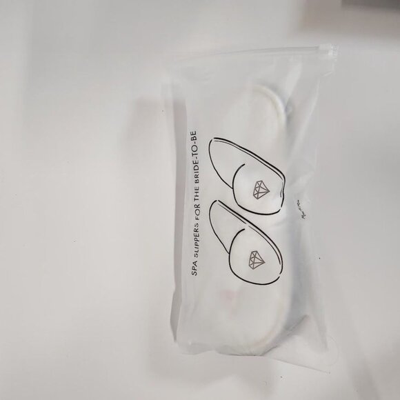 Miss to Mrs. Bride to Be‎ Spa Slippers in White - One Size Fits Most - Picture 7 of 8